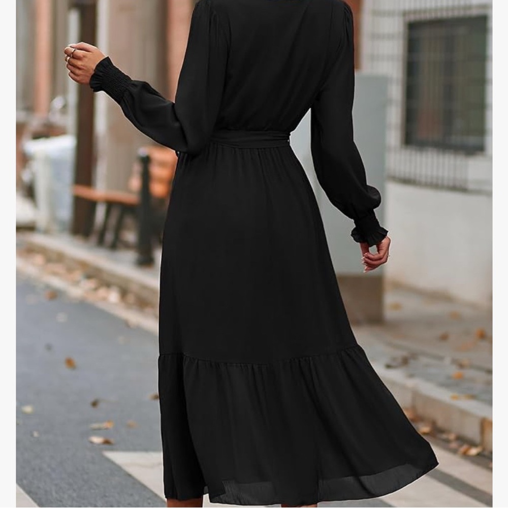 Black Maxi Sundress with Bishop Sleeves and V-Neck - Picture 2 of 2